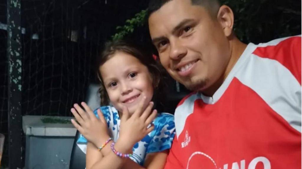 El padre de Kim rifará su auto para ayudar a clubes