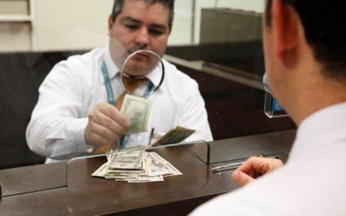El Banco Central atendió una vieja demanda de los bancos para contener el dólar: la ventanilla de liquidez