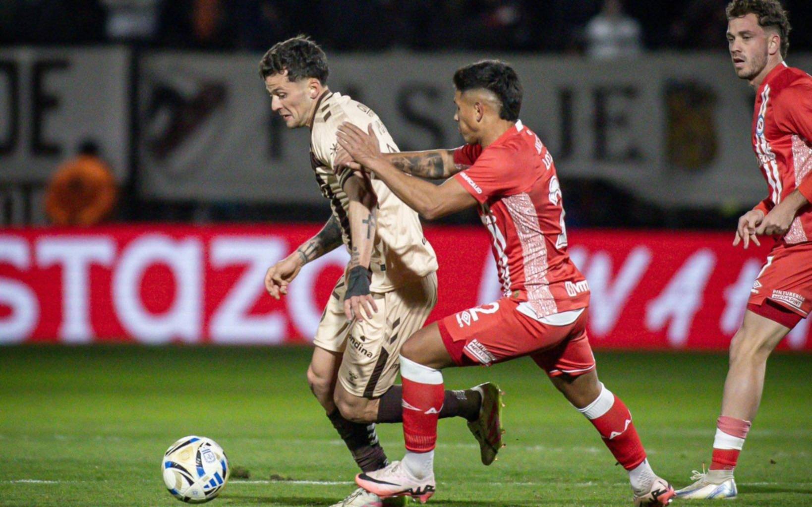 Platense y Argentinos no se sacaron ventajas en el clásico interzonal 