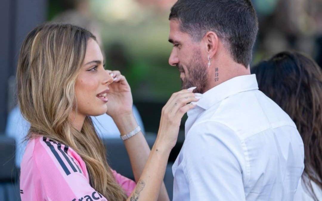 Tini Stoessel y Rodrigo de Paul más enamorados que nunca: las románticas fotos en la presentación del Inter Miami