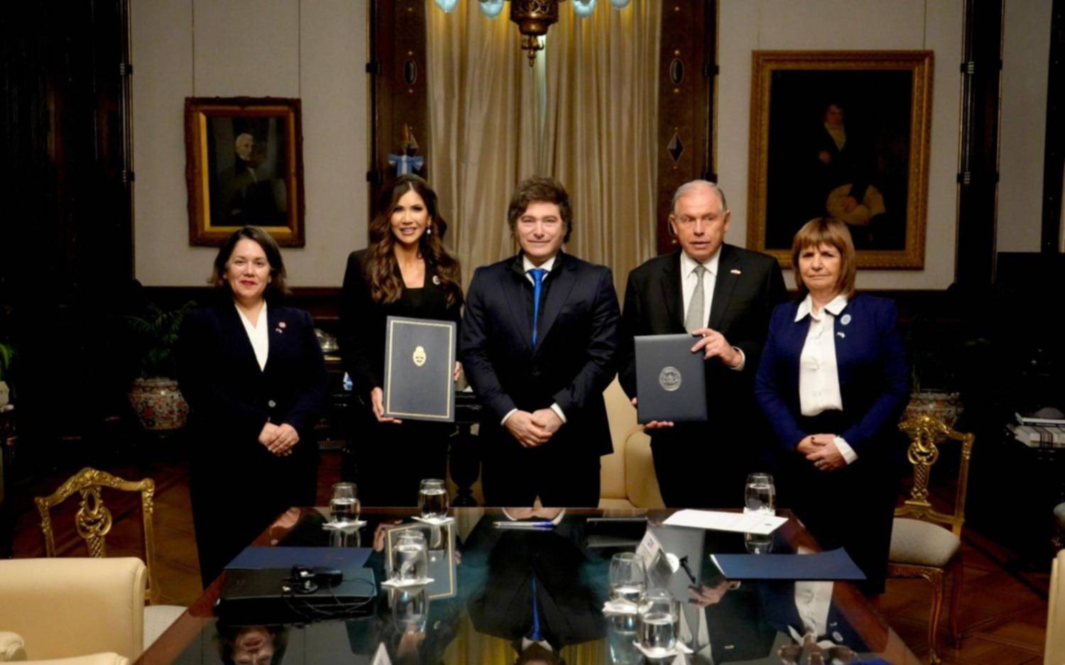 El Gobierno firmó el acuerdo para que los argentinos puedan ingresar a EEUU sin visa: cuándo se pondría en marcha