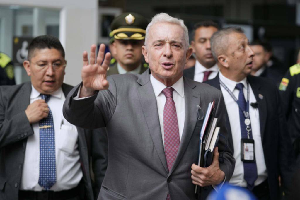 Colombia: el expresidente Álvaro Uribe, culpable de sobornar a un testigo