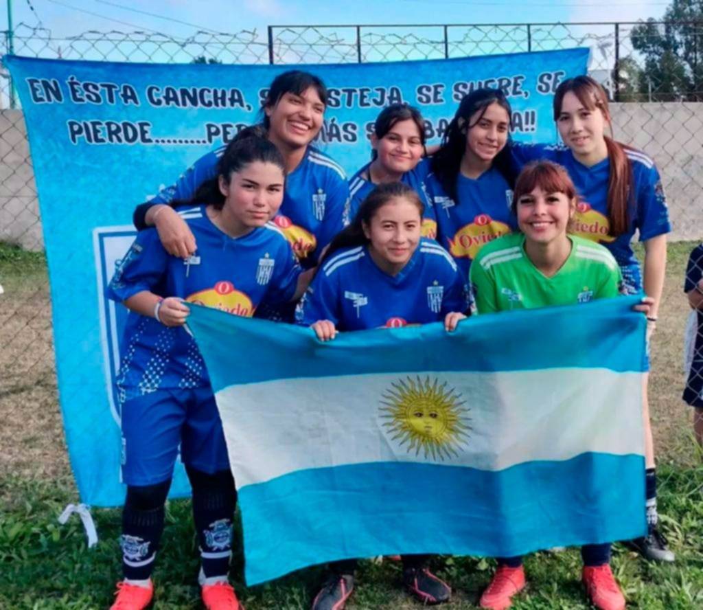Las chicas preparan el regreso a las canchas