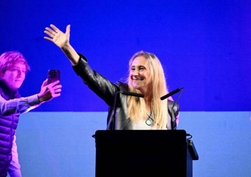 Karina une filas en la tropa de la Provincia y marca la campaña