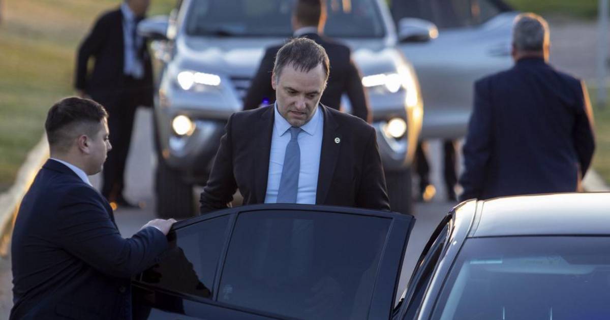 Los gastos de Adorni: $139 millones con tarjeta de crédito en 2 años y medio | El Dia
