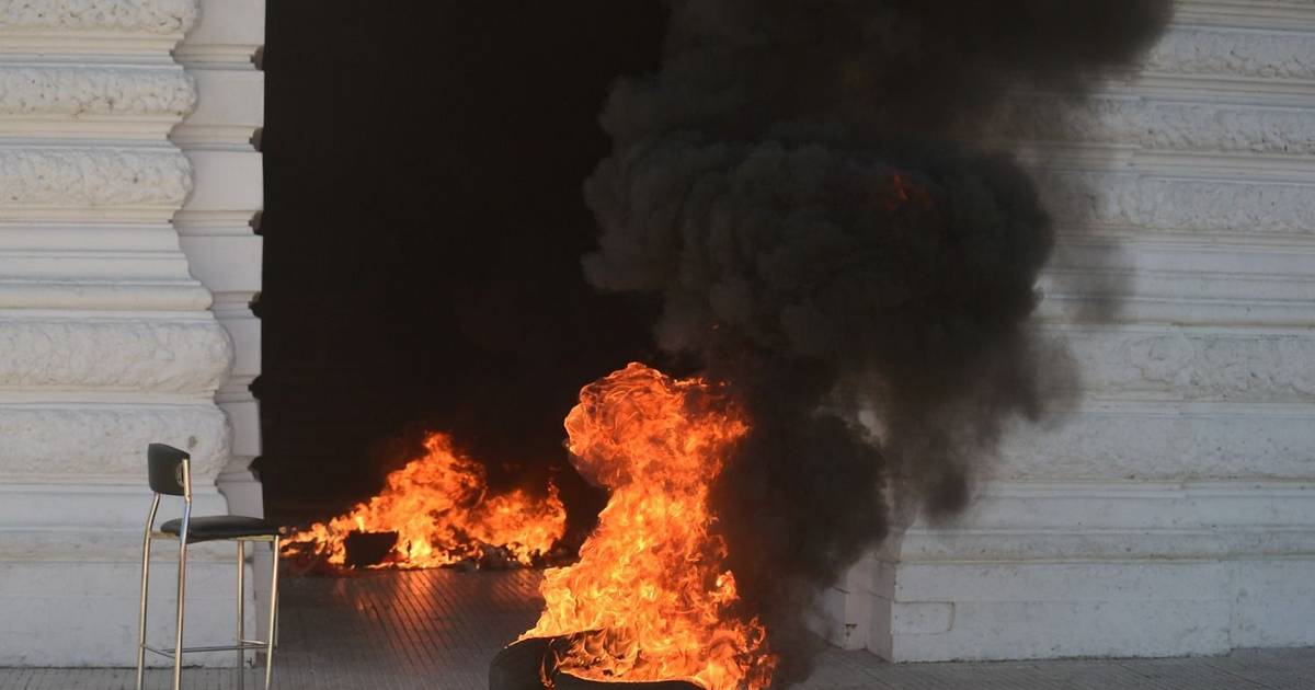 Repudio en la sesión del Concejo por los destrozos en el Palacio Municipal de La Plata | El Dia