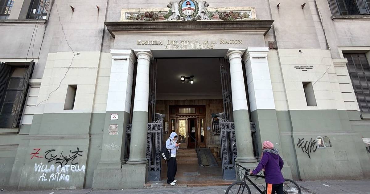 "Los chicos entran tarde al colegio porque sufren del frío en las aulas": la realidad del Albert Thomas | El Dia