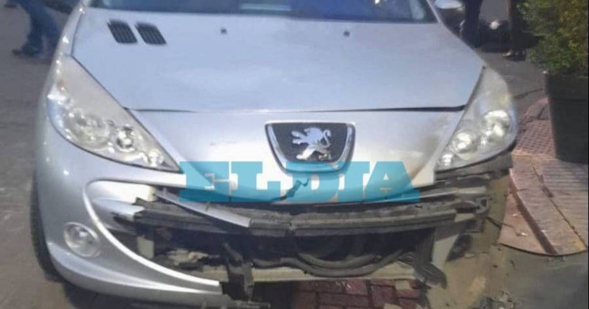 Dos policías heridos tras un choque entre una moto y un auto en La Plata | El Dia