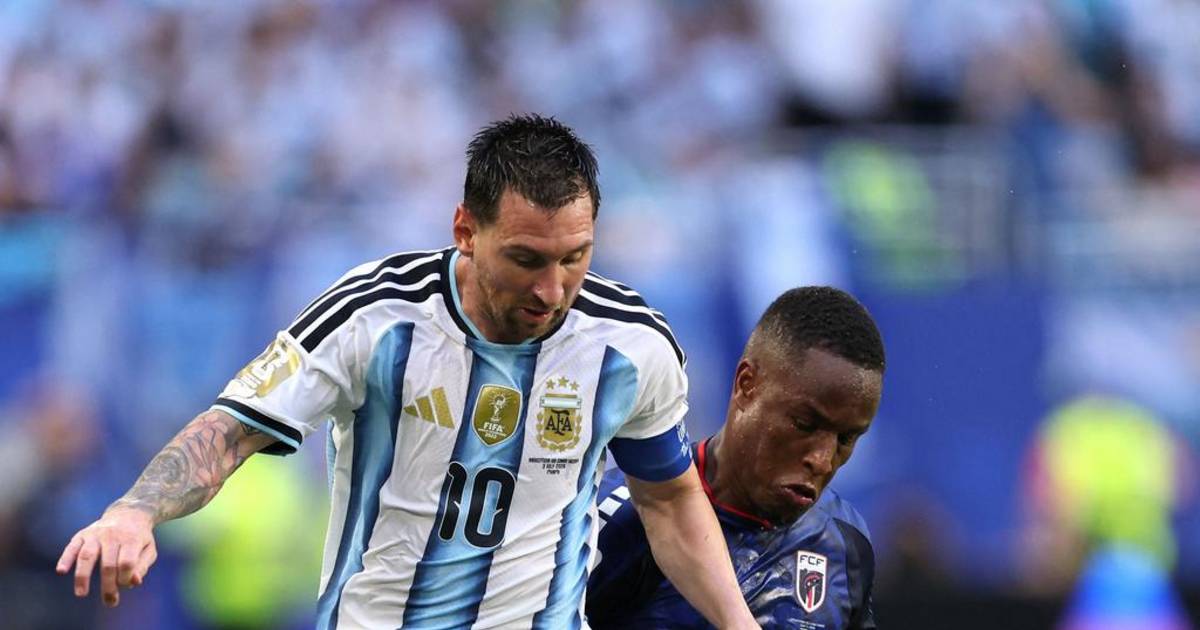 Los fuegos artificiales por el aniversario de la independencia sumaron brillo a la radiante actualidad goleadora de Messi | El Dia