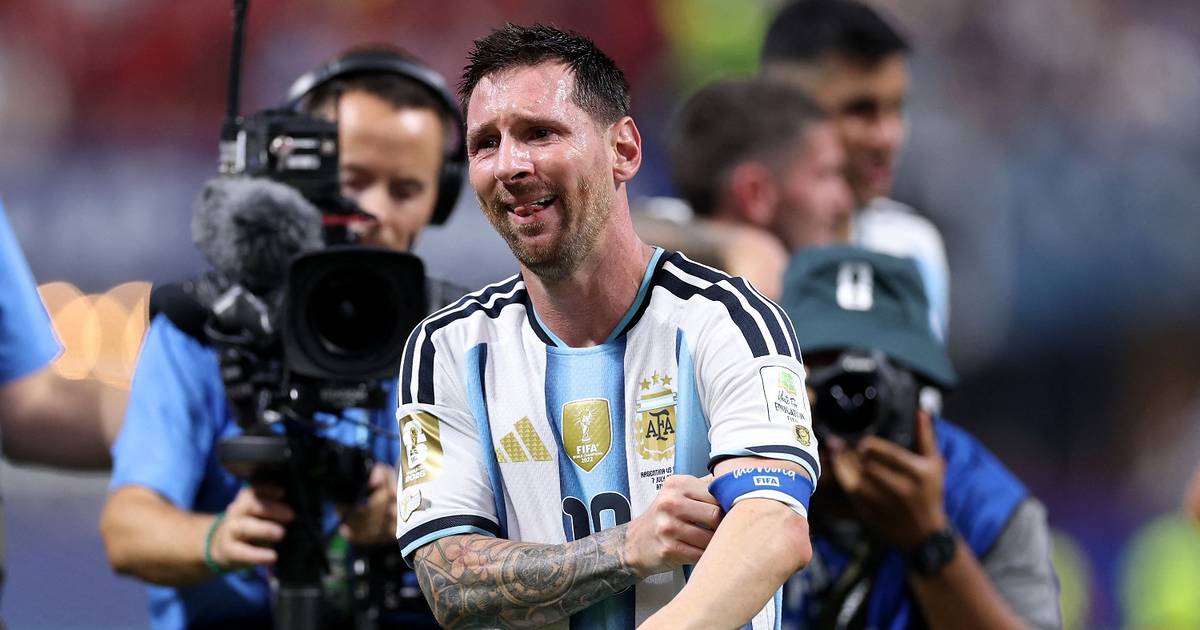 Lionel Messi y un llanto desconsolado tras la clasificación agónica a cuartos de final | El Dia