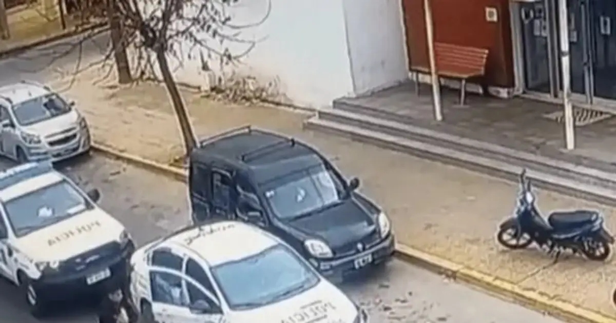 Policías salvaron a un bebé que se ahogaba camino al Hospital Cestino de Ensenada | El Dia