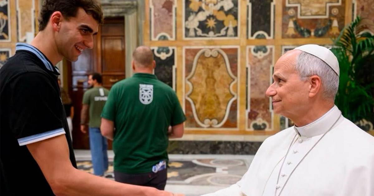 Ulises Cazau, el nadador platense que estuvo con el Papa León XIV: "Fue una experiencia inolvidable" | El Dia