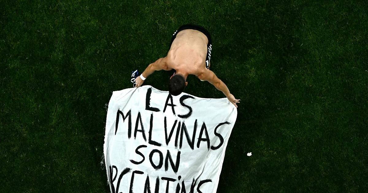 La sanción que la FIFA aplicaría contra Argentina por la bandera de Malvinas | El Dia