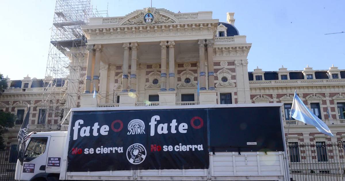 Trabajadores de Fate se volvieron a movilizar en La Plata | El Dia