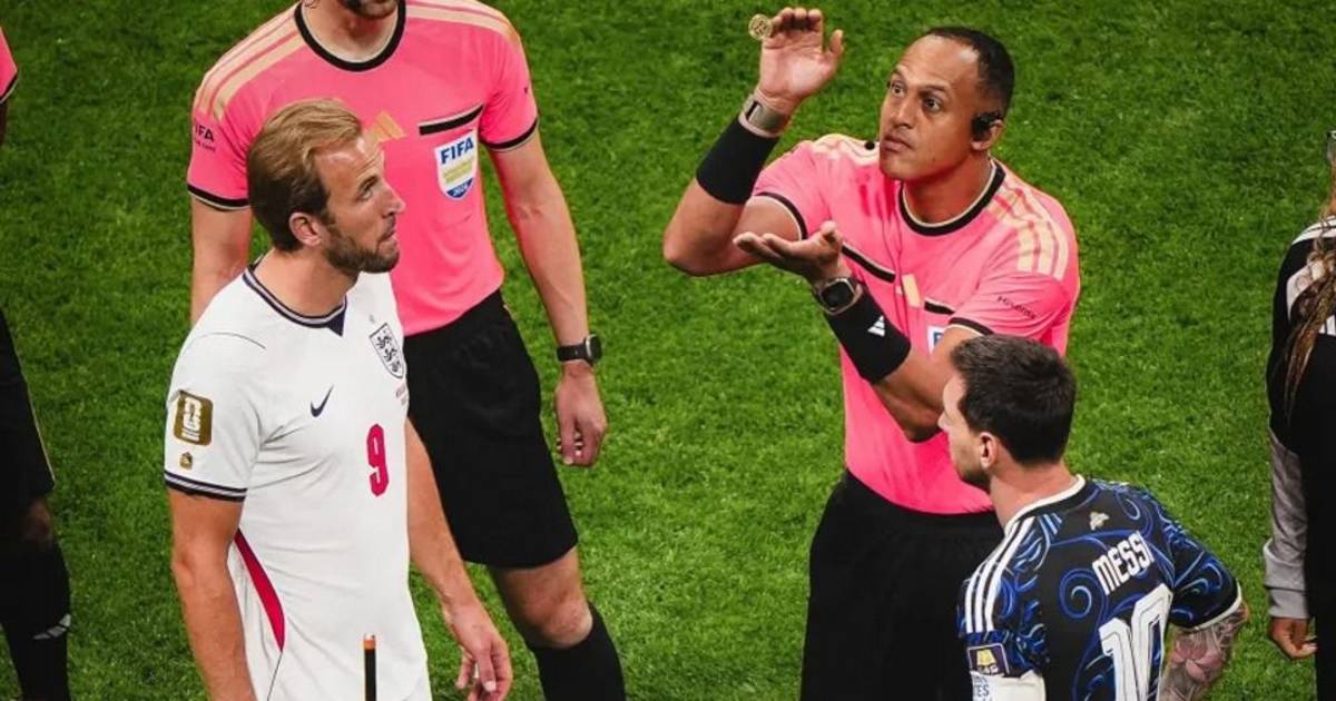 A lo Maradona: Lionel Messi le clavó la mirada a Harry Kane en el sorteo de la semifinal del Mundial 2026 | El Dia
