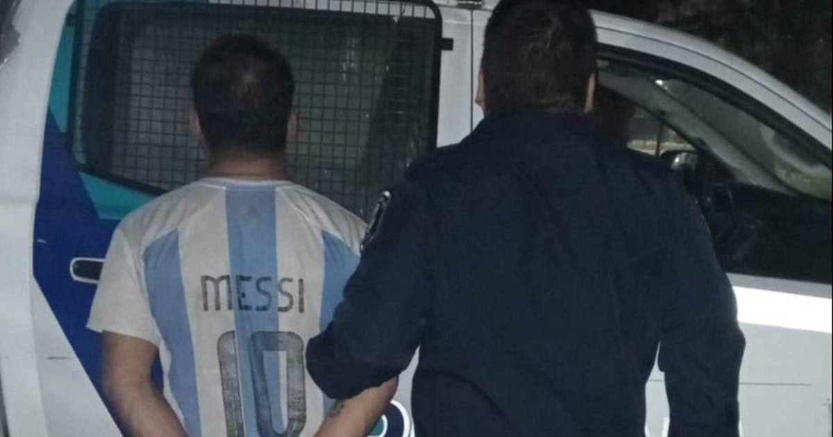 Detenido tras atacar a golpes a dos policías en Hernández | El Dia