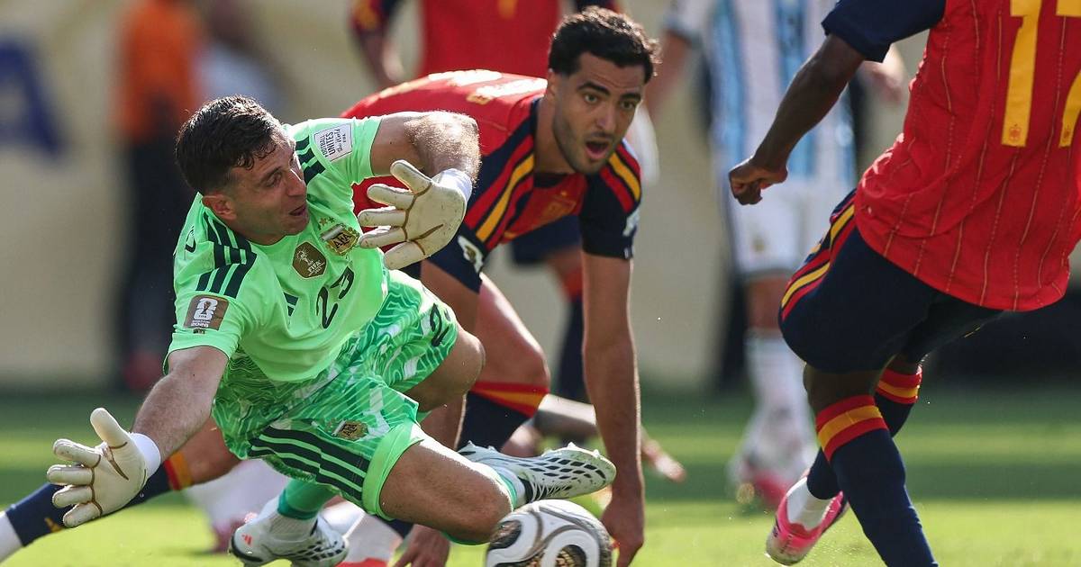 Las 11 atajadas del Dibu Martínez que sostuvieron a Argentina en la Final | El Dia