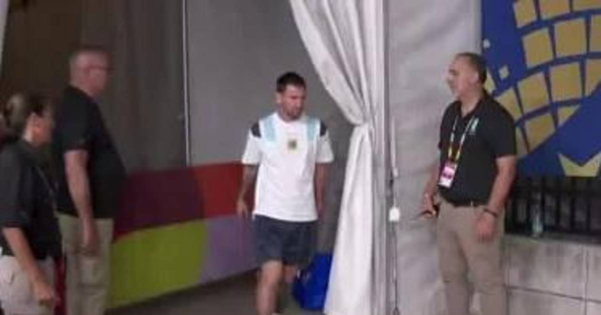 Los futbolistas se retiraron del estadio cabizbajos y sin declarar | El Dia