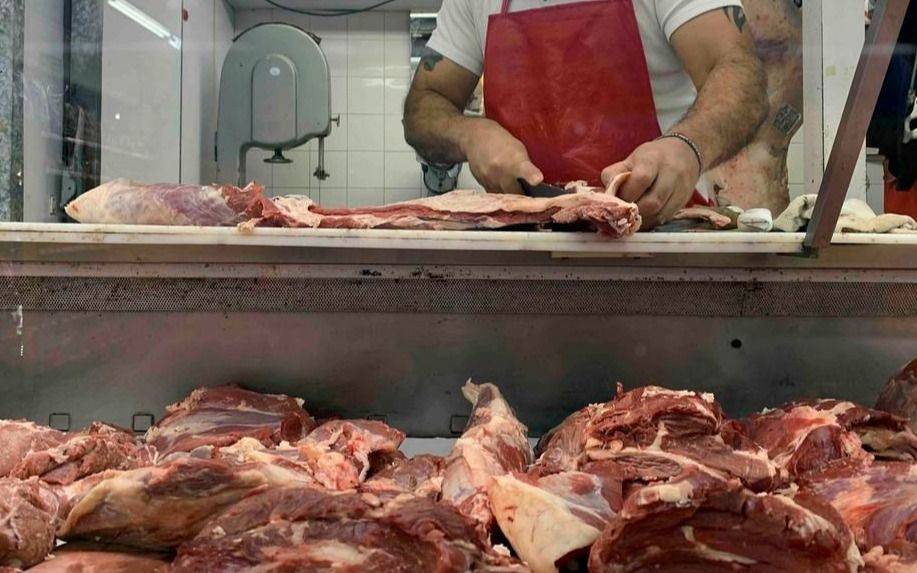 Asado en retirada: el consumo de carne vacuna cayó más de 11% en el primer semestre