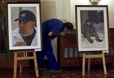 Exhiben foto reciente de Fidel Castro en víspera de cumpleaños