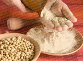 Investigadores locales elaboran “snack saludable” a base de soja