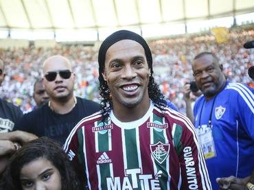 Maracanazo: A pura magia, Ronaldinho debutó en el Fluminense