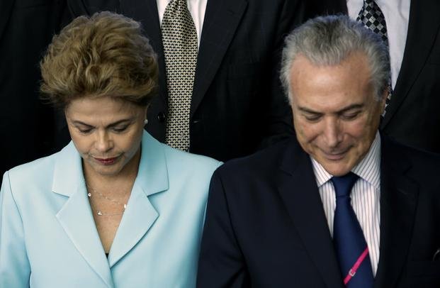 Dilma busca tomar distancia de los arrestos por el caso Petrobras