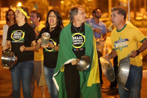Cacerolazos en Brasil tras un spot de Dilma hablando de la crisis