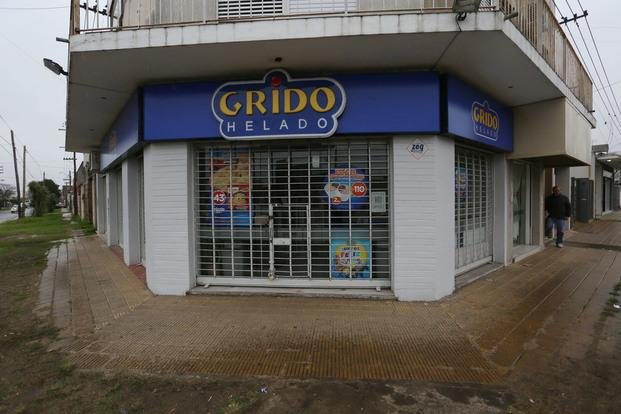 Golpes en la heladería de 66 y 146