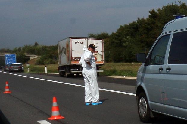 Austria: encuentran decenas de inmigrantes ilegales asfixiados en un camión