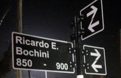 Le falta calle: se robaron el cartel que llevaba el nombre de Milito