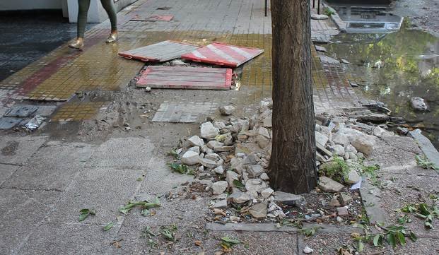 Quejas y hartazgo por cloacas tapadas
en 68, 28 y 29