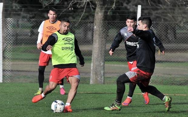 Vivas paró dos equipos e hizo fútbol