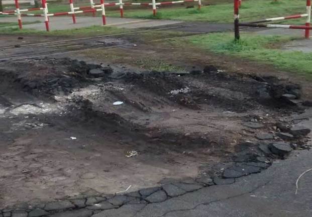 Video: quejas por enorme bache en 120 y 527