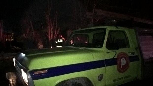 Voraz incendio en Barrio Aeropuerto