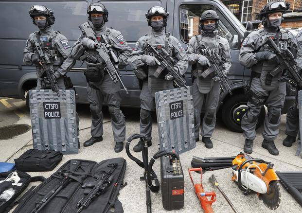 Londres había decidido presentar policía armada