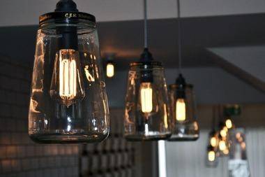 Freno a la suba de la luz: no pueden cortar el servicio por falta de pago
