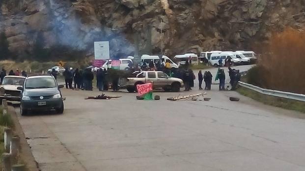 Cortaron la Ruta 40 en San Martín de Los Andes por un reclamo salarial