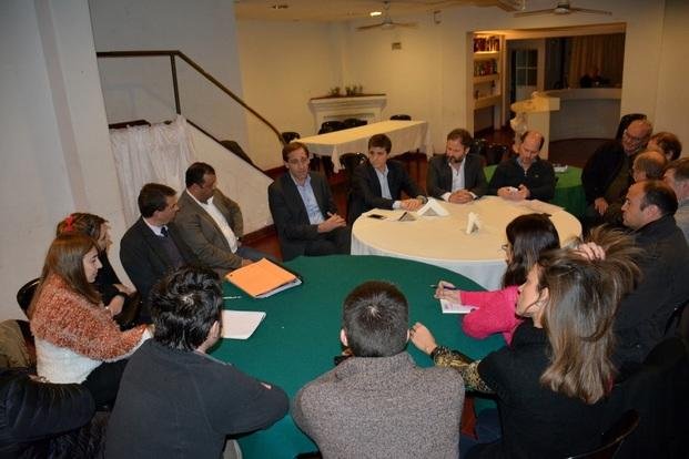 Vecinos de Villa Castells llevaron sus reclamos al intendente