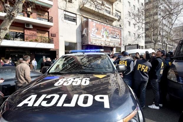 El juez le pidió a Hebe de Bonafini presentarse para "evitar cualquier tipo de confrontación"