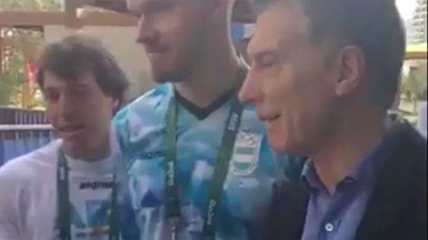 Macri alentó a los argentinos en la Villa Olímpica y habló de la ceremonia