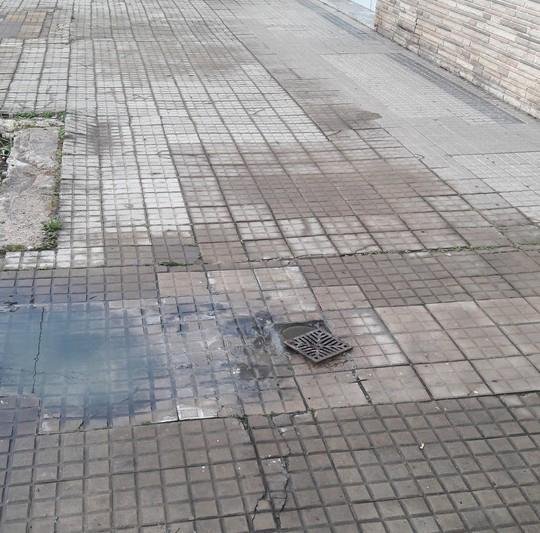 Hartazgo vecinal por un desborde cloacal en 37 y 5