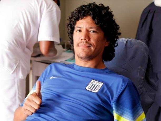 Ultimo ofrecimiento formal de Gimnasia por Oscar Vílchez