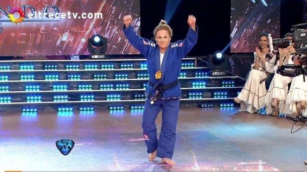 La falsa "Peque" Pareto le pegó a todos en ShowMatch