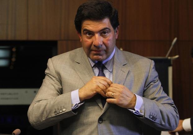 Acorralado por las denuncias, Echegaray deja la Auditoría