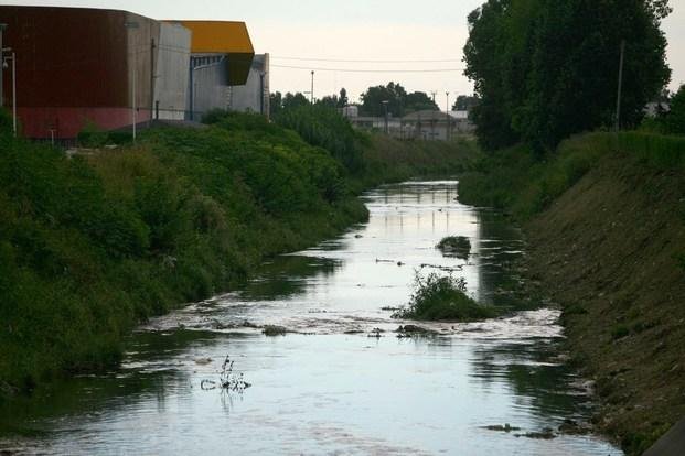 Un ente para gestionar la limpieza del arroyo El Gato