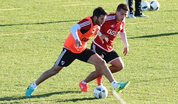 River hizo fútbol con Rossi y Arturo Mina entre los titulares