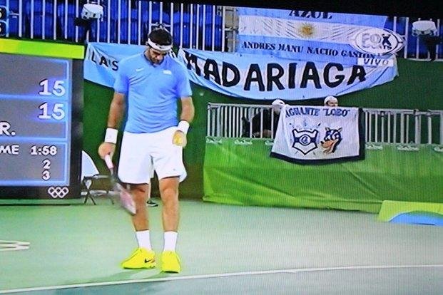 El Lobo, firme junto a Delpo
