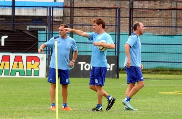 Bronca académica: los jugadores de Racing no lo quieren a Orión porque "bancan" a Ibañez