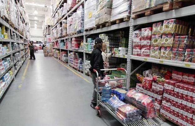 Las familias hacen “stock” para defenderse de  los aumentos